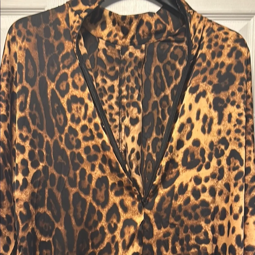 Elegant Leopard Print Long Sleeve Jumpsuit - Picture 2 of 3